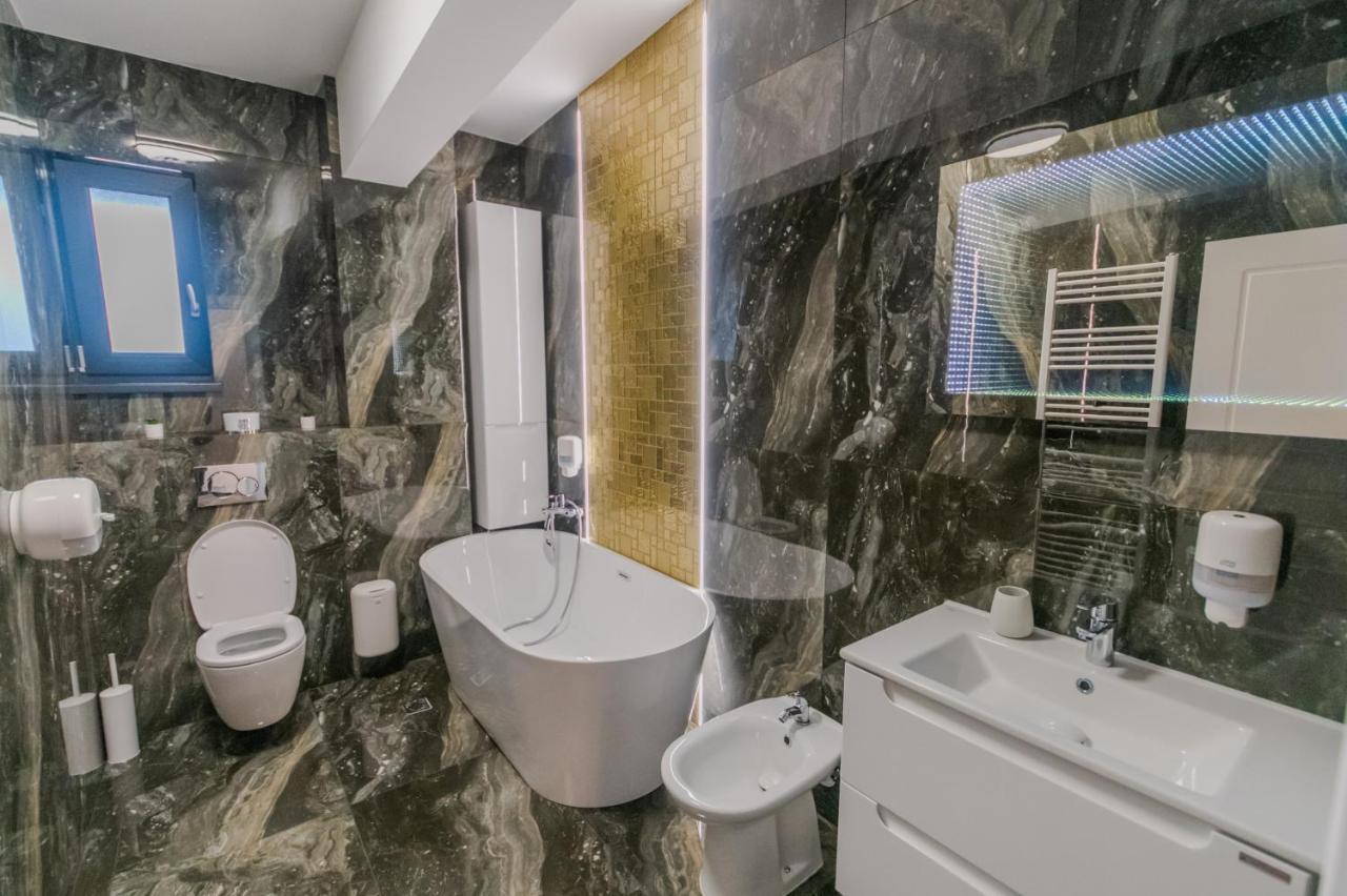 Penthouse Luxury Fălticeni Eksteriør bilde