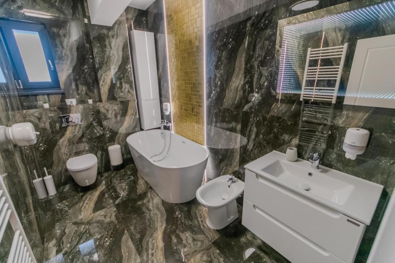 Penthouse Luxury Fălticeni Eksteriør bilde